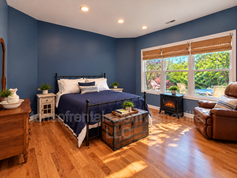 Fully Furnished Mountain View Home in Gated Carriage Park – Nearly 3,000 Sq. Ft.! property image