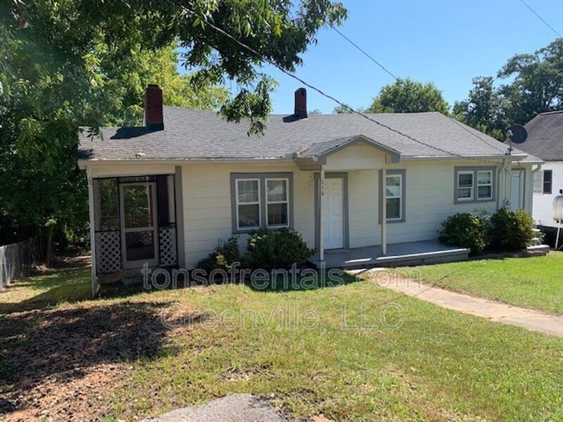 Great location with cute screened in porch in Greer SC! property image