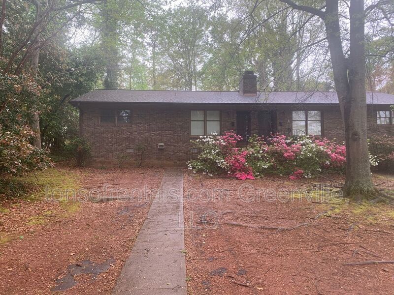 Nice 2 bedroom, 2 bath duplex property image