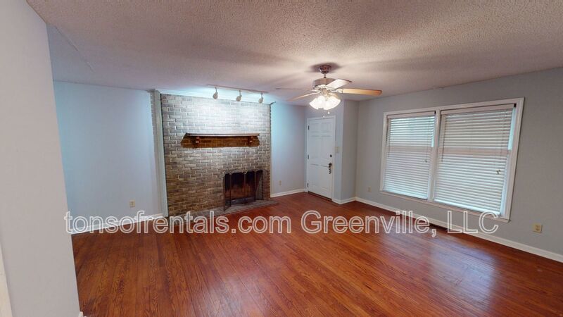 Nice 2 bedroom, 2 bath duplex property image