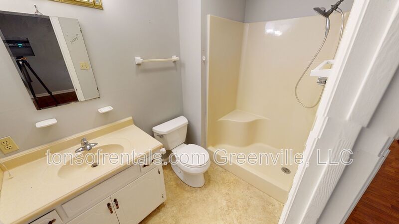 Nice 2 bedroom, 2 bath duplex property image