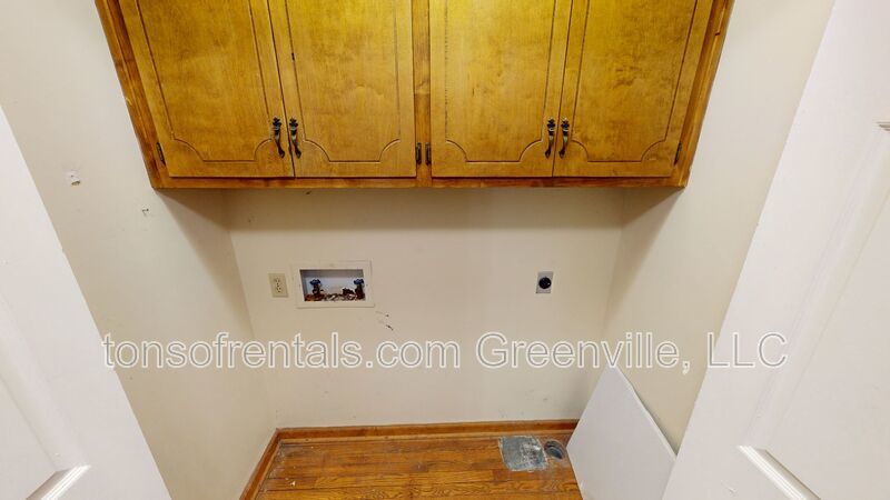 Nice 2 bedroom, 2 bath duplex property image