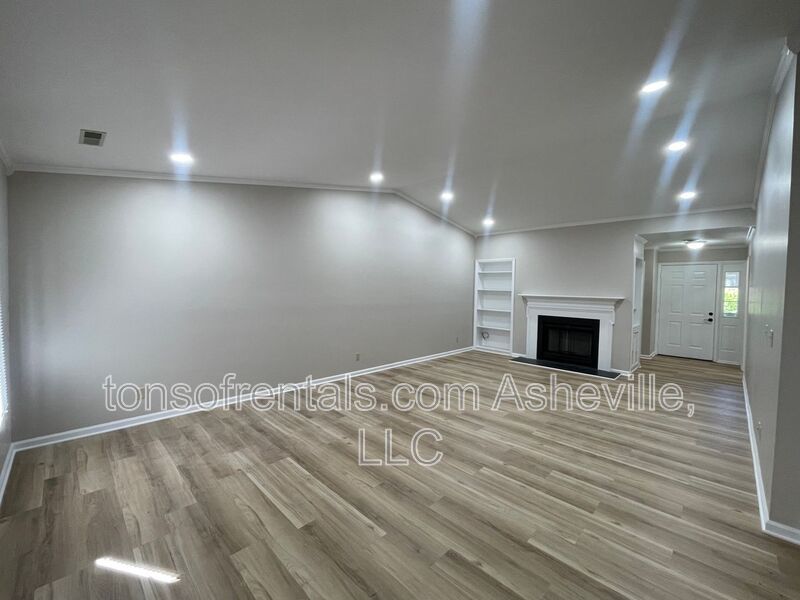 Welcome to this beautiful 3 bedroom, 2 bathroom condo located in Laurel Park, NC. property image