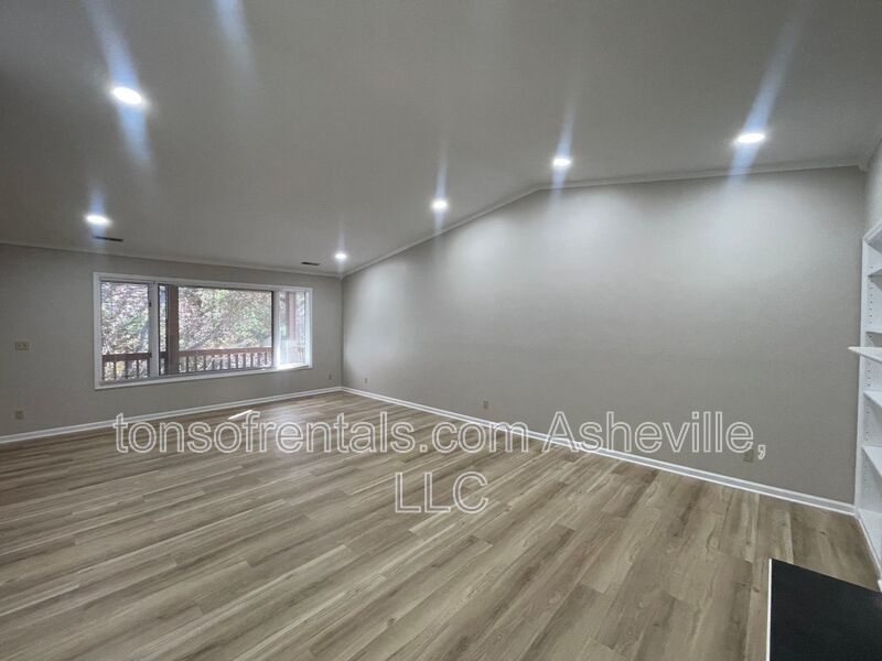 Welcome to this beautiful 3 bedroom, 2 bathroom condo located in Laurel Park, NC. property image