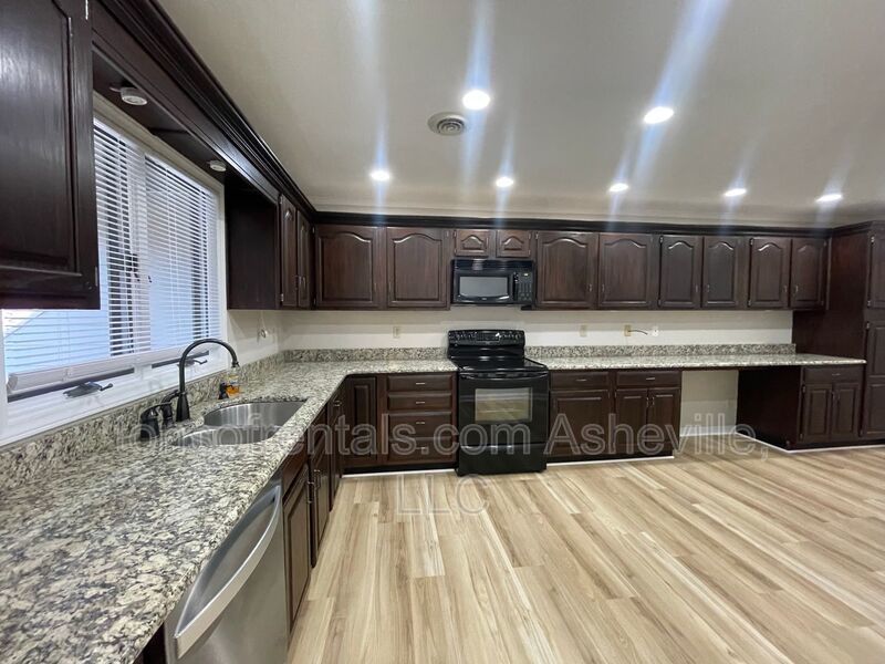 Welcome to this beautiful 3 bedroom, 2 bathroom condo located in Laurel Park, NC. property image