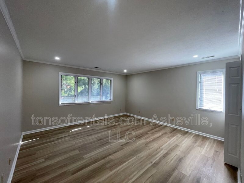 Welcome to this beautiful 3 bedroom, 2 bathroom condo located in Laurel Park, NC. property image