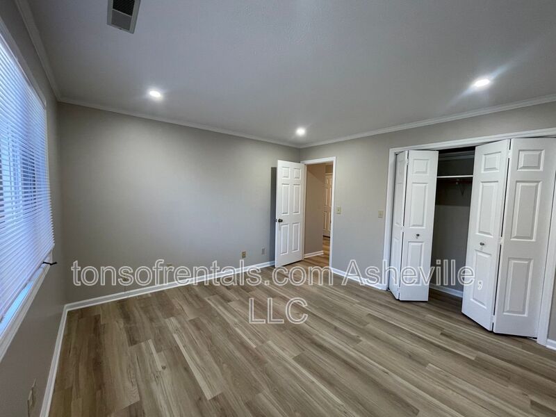 Welcome to this beautiful 3 bedroom, 2 bathroom condo located in Laurel Park, NC. property image