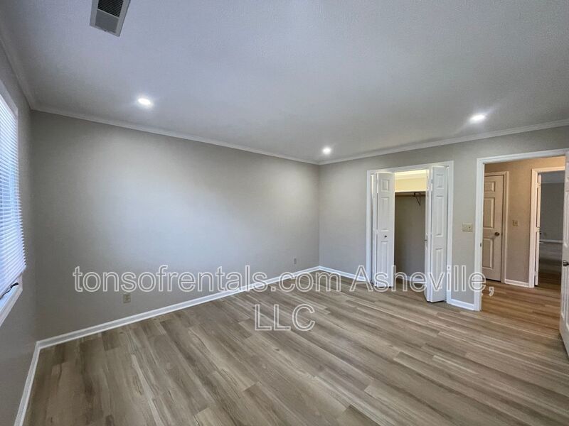 Welcome to this beautiful 3 bedroom, 2 bathroom condo located in Laurel Park, NC. property image