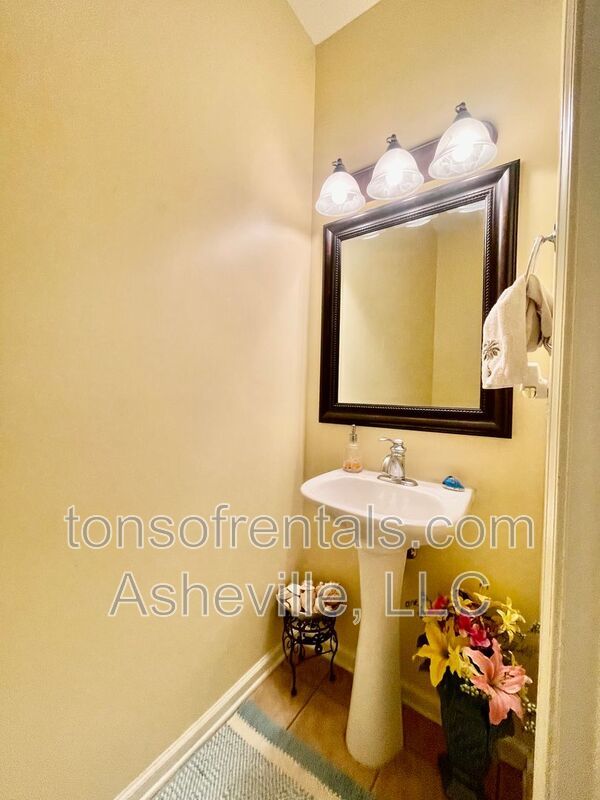 Welcome to this stunning 4-bedroom, 2.5-bathroom home located in the desirable Arden, NC area. property image