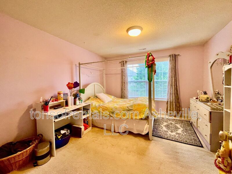 Welcome to this stunning 4-bedroom, 2.5-bathroom home located in the desirable Arden, NC area. property image
