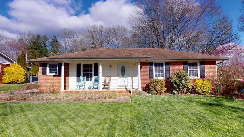 3 Bedroom Home in beautiful Asheville Location property image