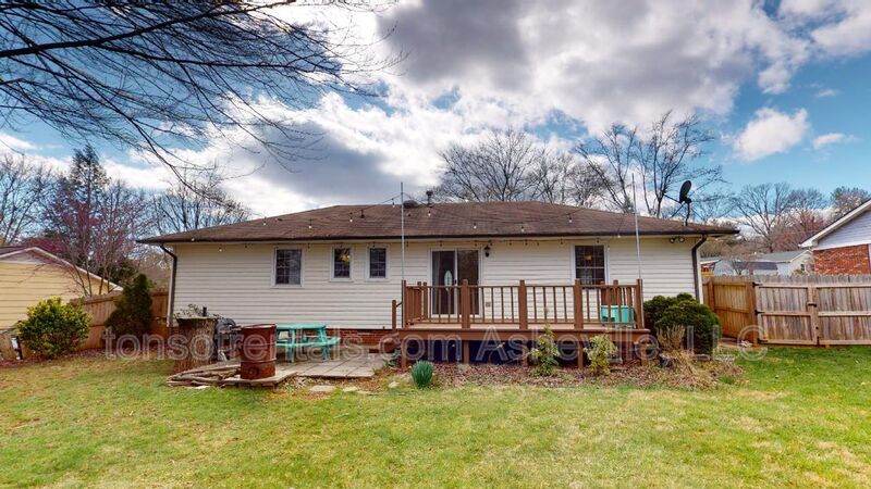 3 Bedroom Home in beautiful Asheville Location property image