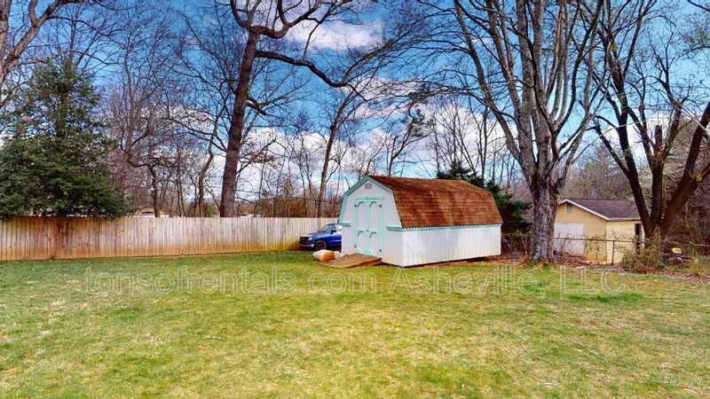 3 Bedroom Home in beautiful Asheville Location property image