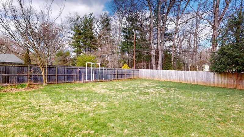 3 Bedroom Home in beautiful Asheville Location property image