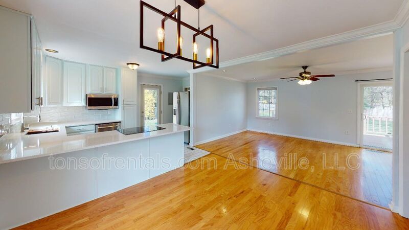3 Bedroom Home in beautiful Asheville Location property image