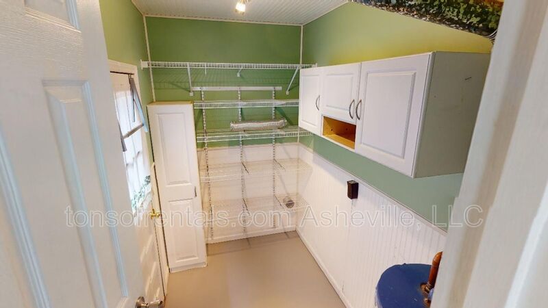 3 Bedroom Home in beautiful Asheville Location property image