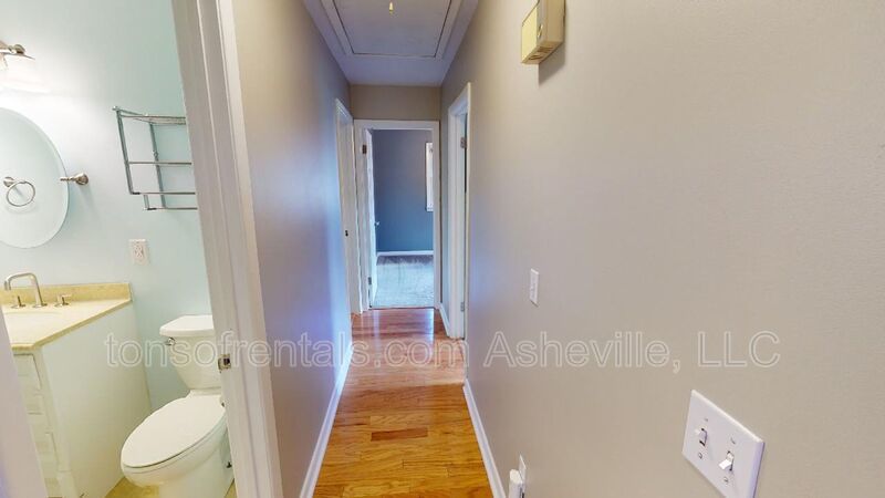 3 Bedroom Home in beautiful Asheville Location property image