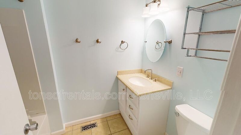 3 Bedroom Home in beautiful Asheville Location property image