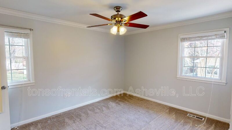 3 Bedroom Home in beautiful Asheville Location property image