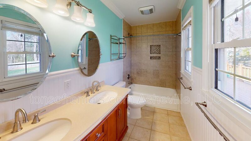 3 Bedroom Home in beautiful Asheville Location property image