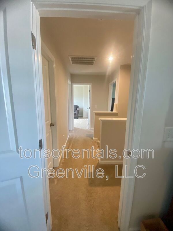 Nice 3 bedroom, 2.5 bath home in Greenville property image