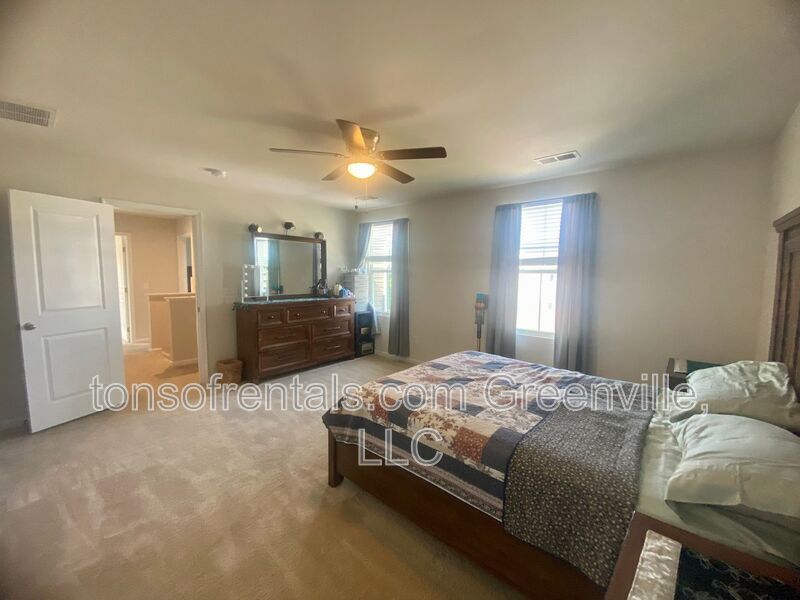 Nice 3 bedroom, 2.5 bath home in Greenville property image