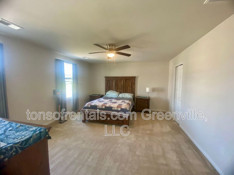 Nice 3 bedroom, 2.5 bath home in Greenville property image
