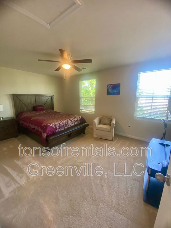Nice 3 bedroom, 2.5 bath home in Greenville property image