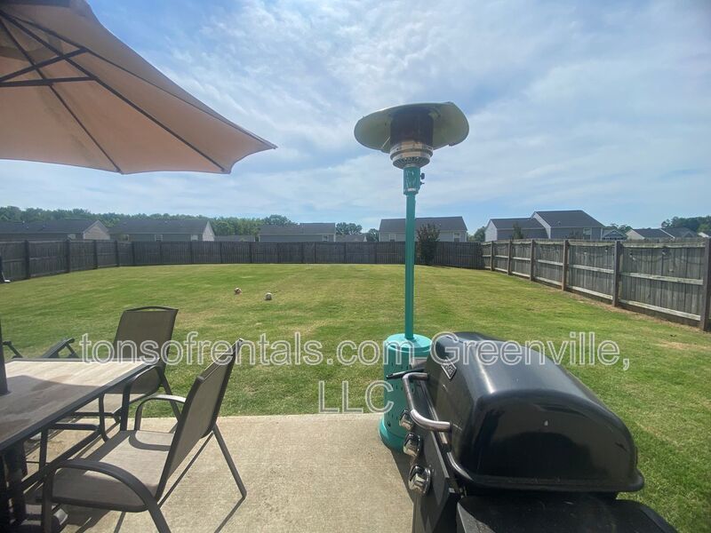 Nice 3 bedroom, 2.5 bath home in Greenville property image