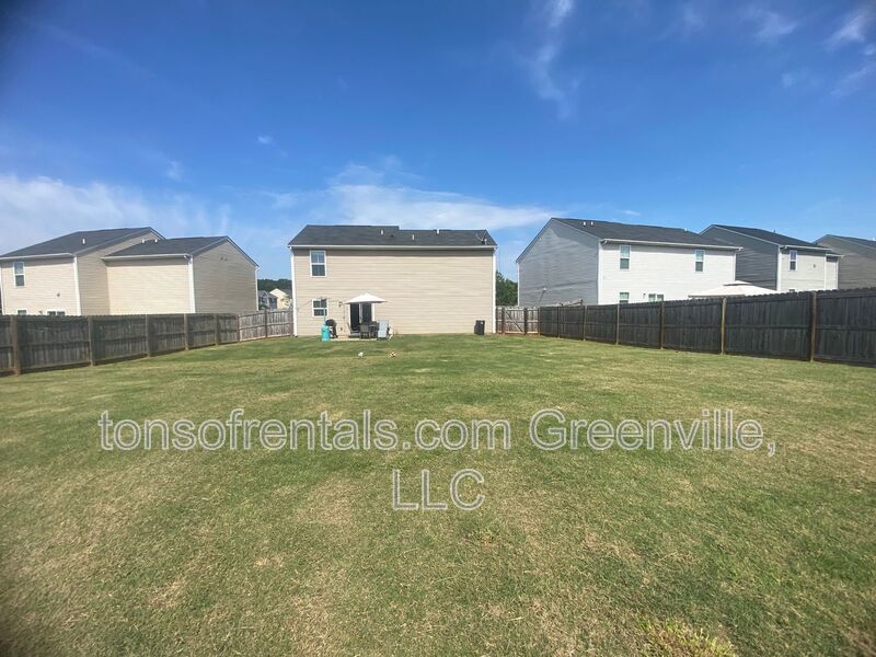 Nice 3 bedroom, 2.5 bath home in Greenville property image