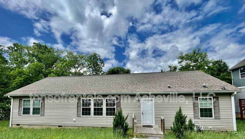 Charming 3 bedroom, 2 bathroom single-family home located in Asheville, NC property image