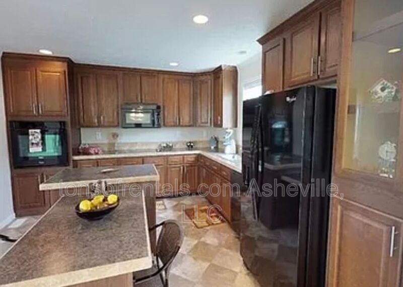 Charming 3 bedroom, 2 bathroom single-family home located in Asheville, NC property image