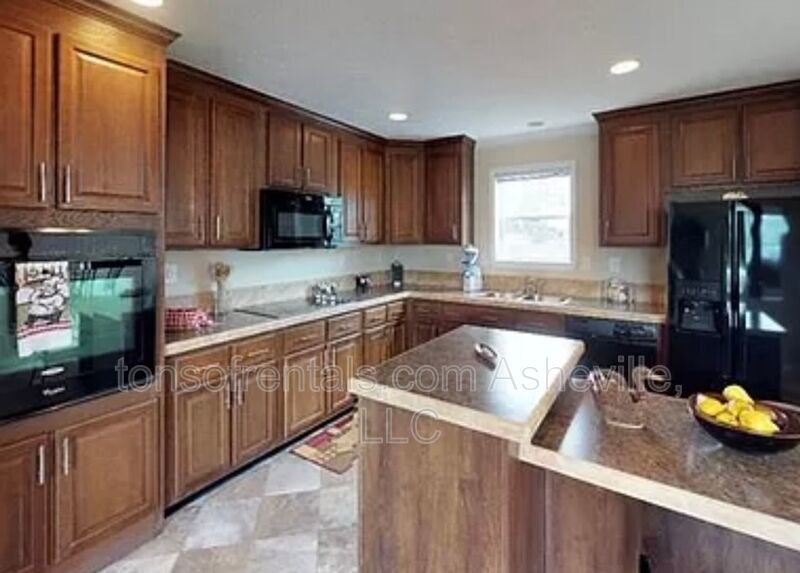 Charming 3 bedroom, 2 bathroom single-family home located in Asheville, NC property image