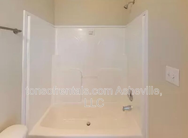 Charming 3 bedroom, 2 bathroom single-family home located in Asheville, NC property image