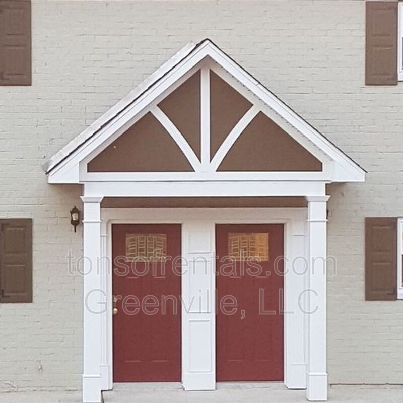 Beautiful townhome in Greer! Water, trash, pest control and lawncare included. property image