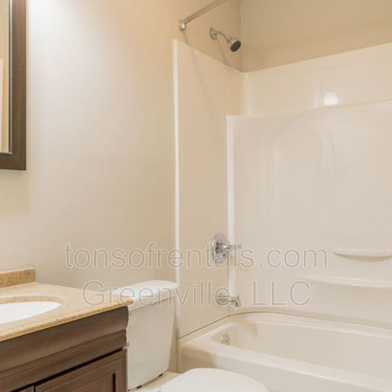 Beautiful townhome in Greer! Water, trash, pest control and lawncare included. property image