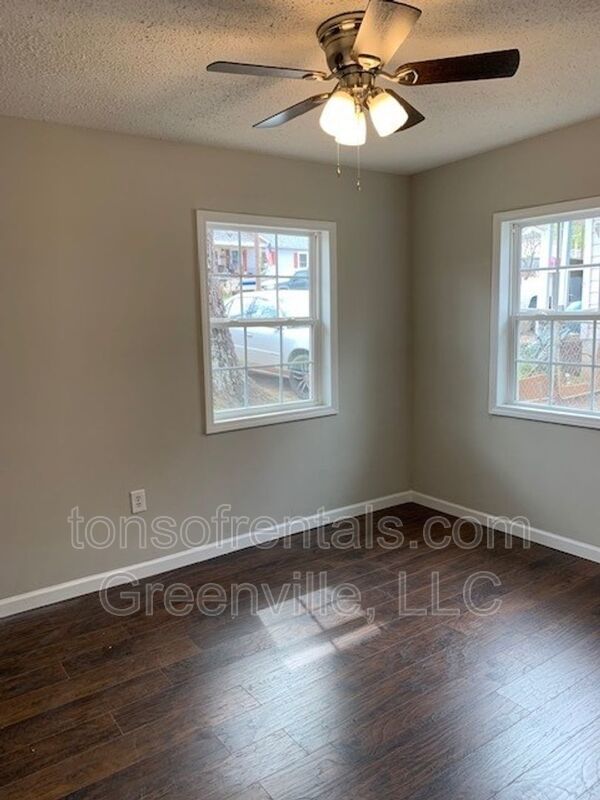 Recently remodeled 4 Bedroom  home minutes from Cherrydale and downtown Greenville SC property image