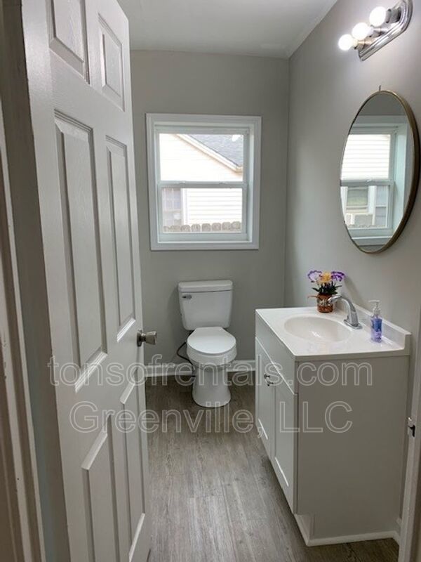 Recently remodeled 4 Bedroom  home minutes from Cherrydale and downtown Greenville SC property image