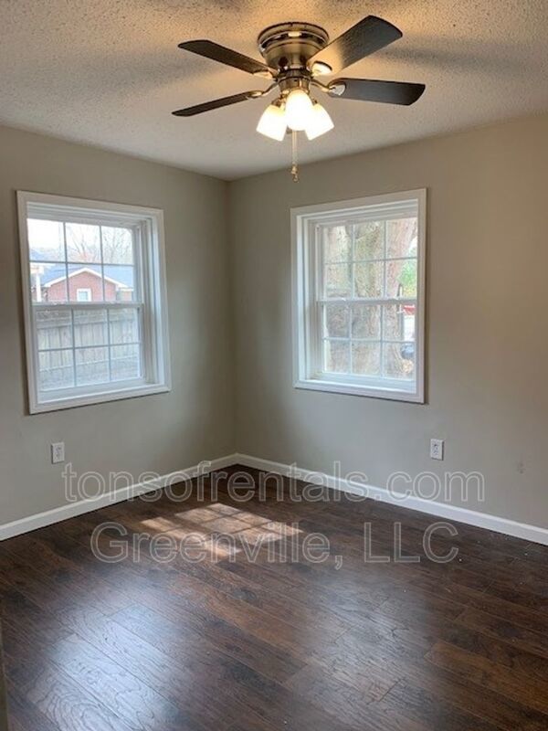 Recently remodeled 4 Bedroom  home minutes from Cherrydale and downtown Greenville SC property image