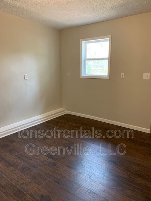 Recently remodeled 4 Bedroom  home minutes from Cherrydale and downtown Greenville SC property image