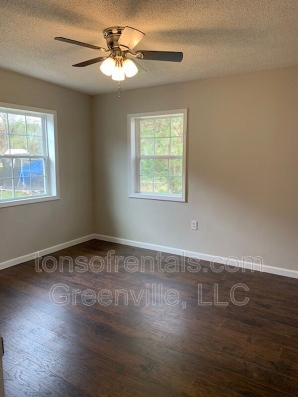 Recently remodeled 4 Bedroom  home minutes from Cherrydale and downtown Greenville SC property image