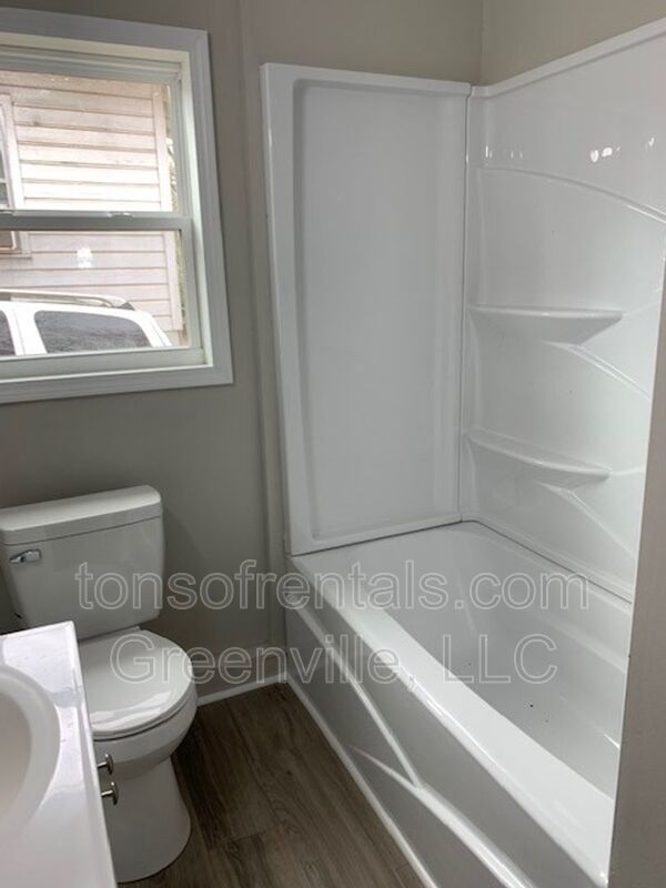 Recently remodeled 4 Bedroom  home minutes from Cherrydale and downtown Greenville SC property image