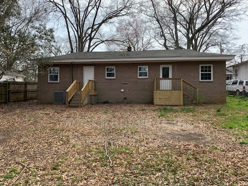 Recently remodeled 4 Bedroom  home minutes from Cherrydale and downtown Greenville SC property image