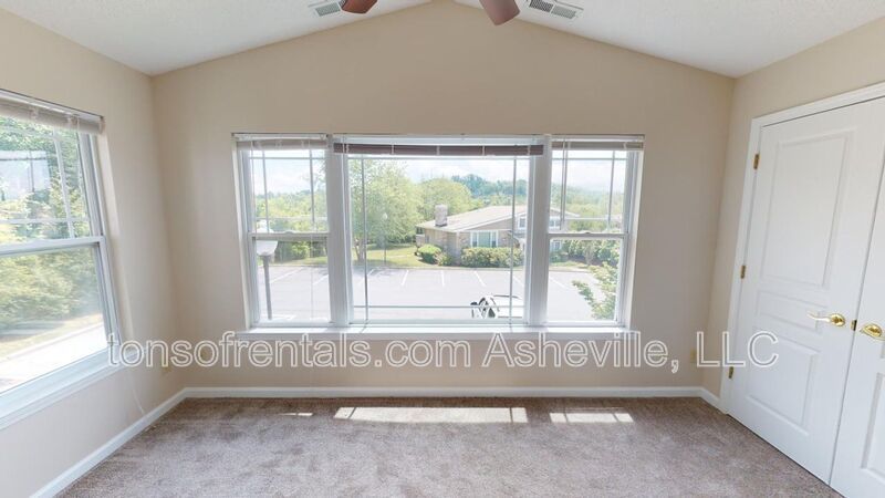 Hendersonville 2 bedroom property image