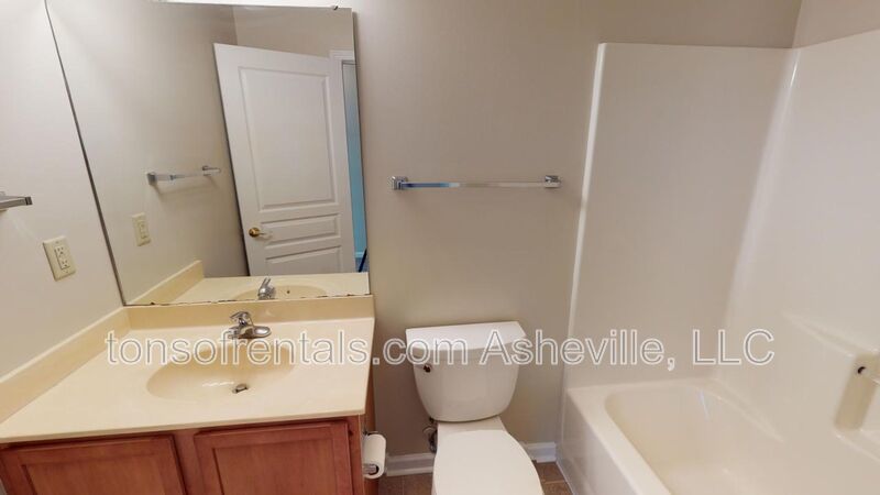 Hendersonville 2 bedroom property image