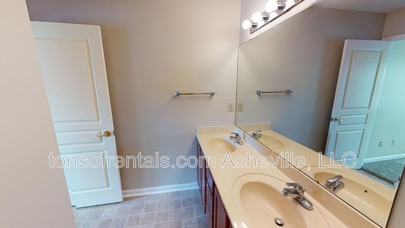 Hendersonville 2 bedroom property image