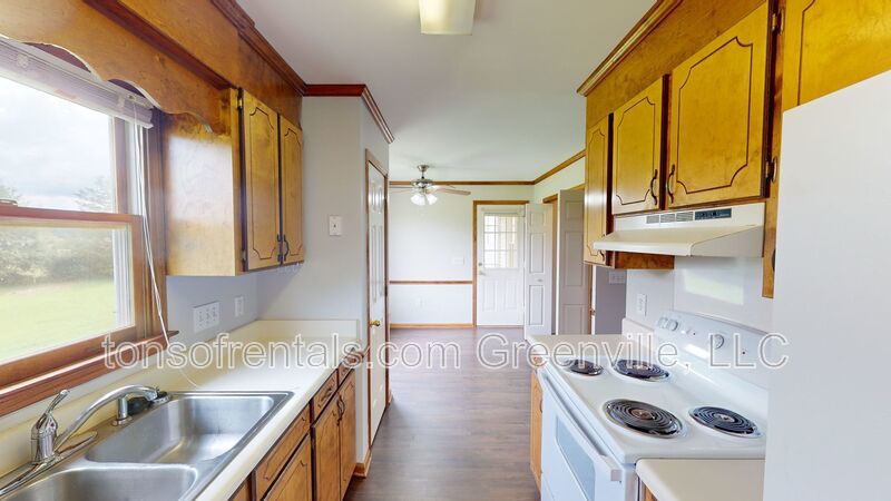 Nice 2 bedroom, 1 bath duplex property image