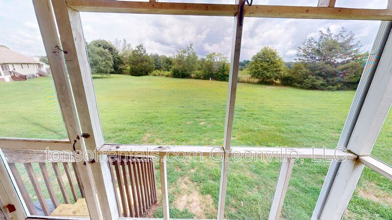 Nice 2 bedroom, 1 bath duplex property image