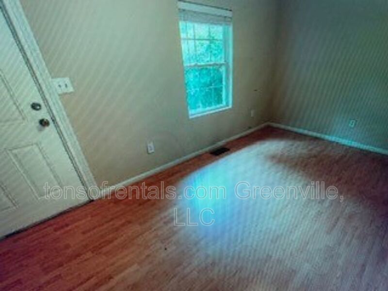 Super cute 3 bedroom home in Fountain Inn SC! property image