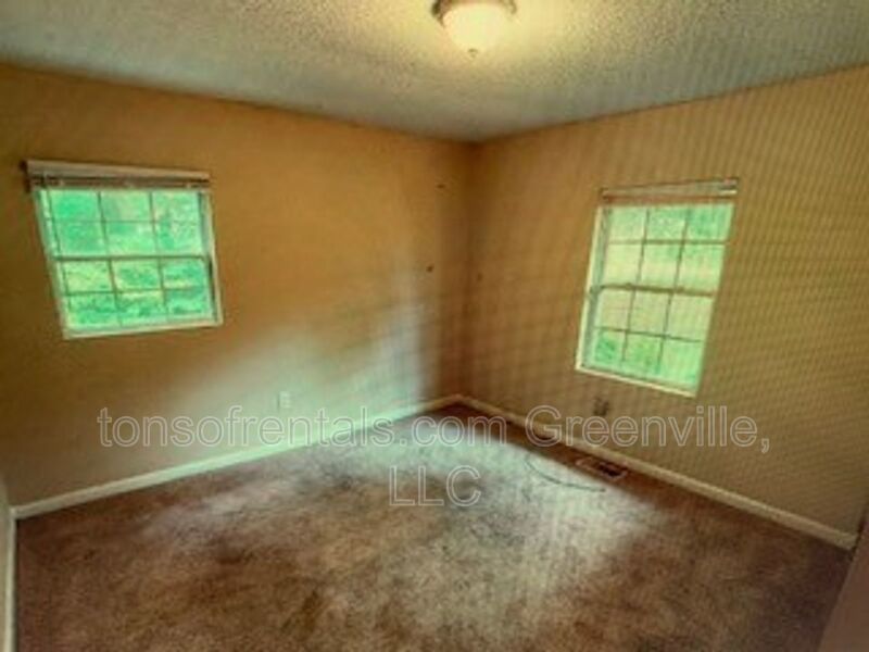 Super cute 3 bedroom home in Fountain Inn SC! property image